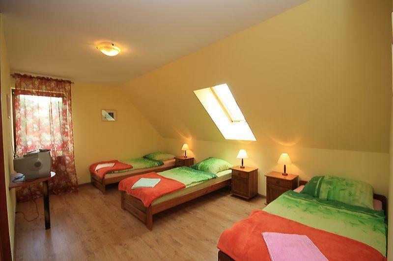 Karpnicka Struga W Dolinie Palacow I Ogrodow Еленя-Гура Экстерьер фото