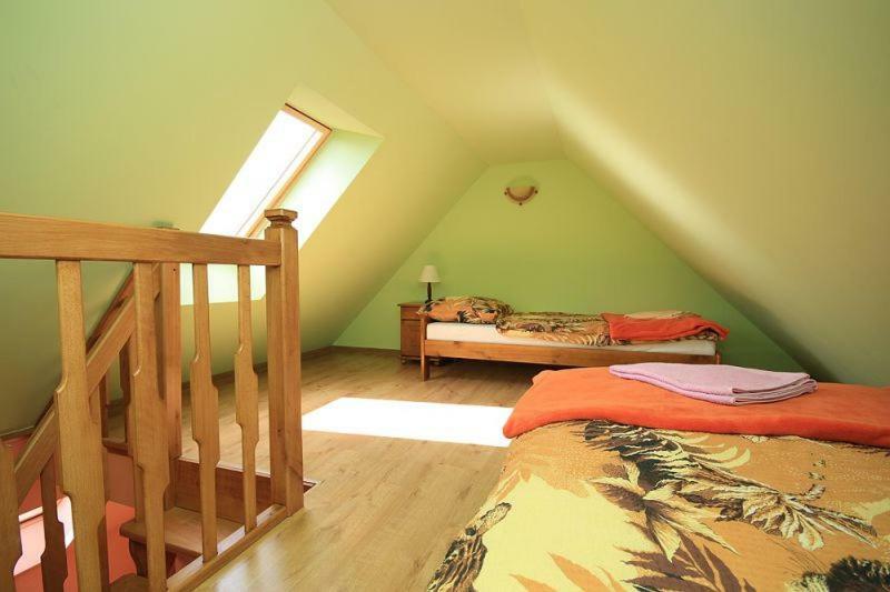 Karpnicka Struga W Dolinie Palacow I Ogrodow Еленя-Гура Экстерьер фото